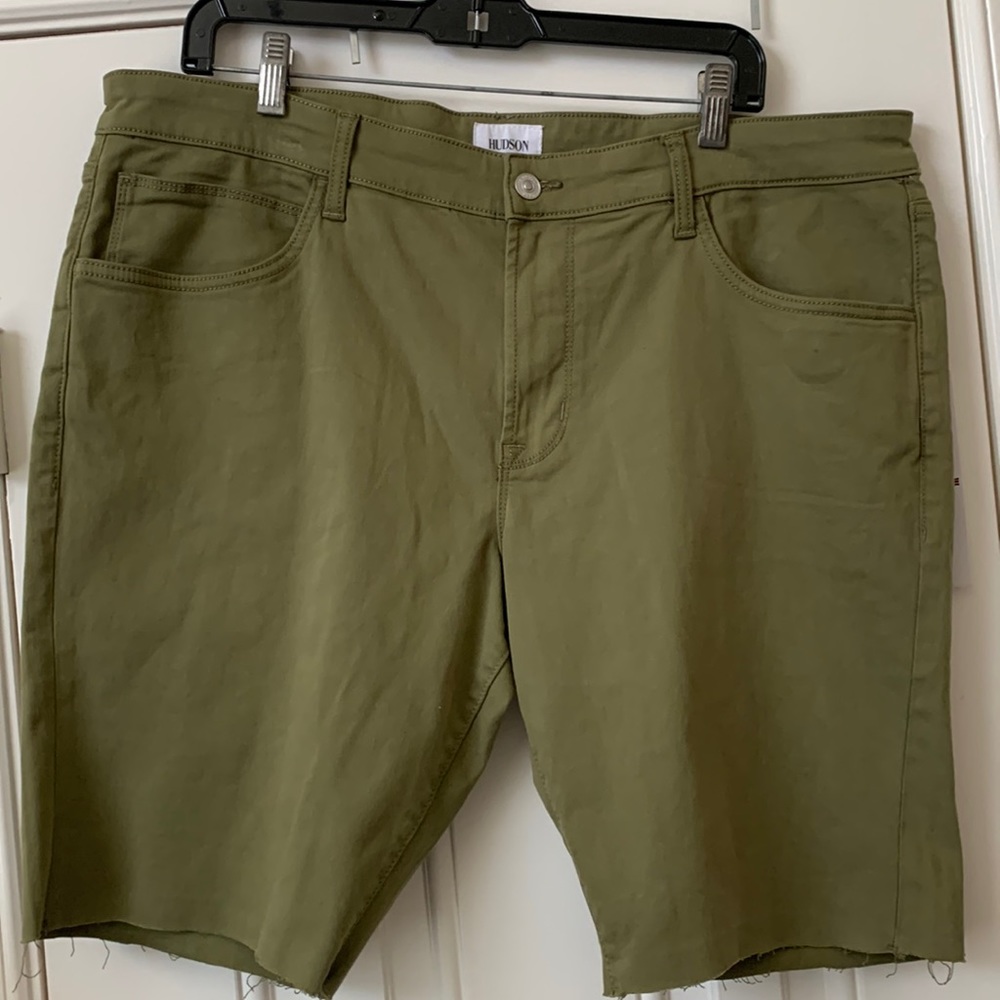 NWT Hudson Jeans Rex Flat Front Men's Shorts Olive Green Size 36 Raw Hem Cutoff